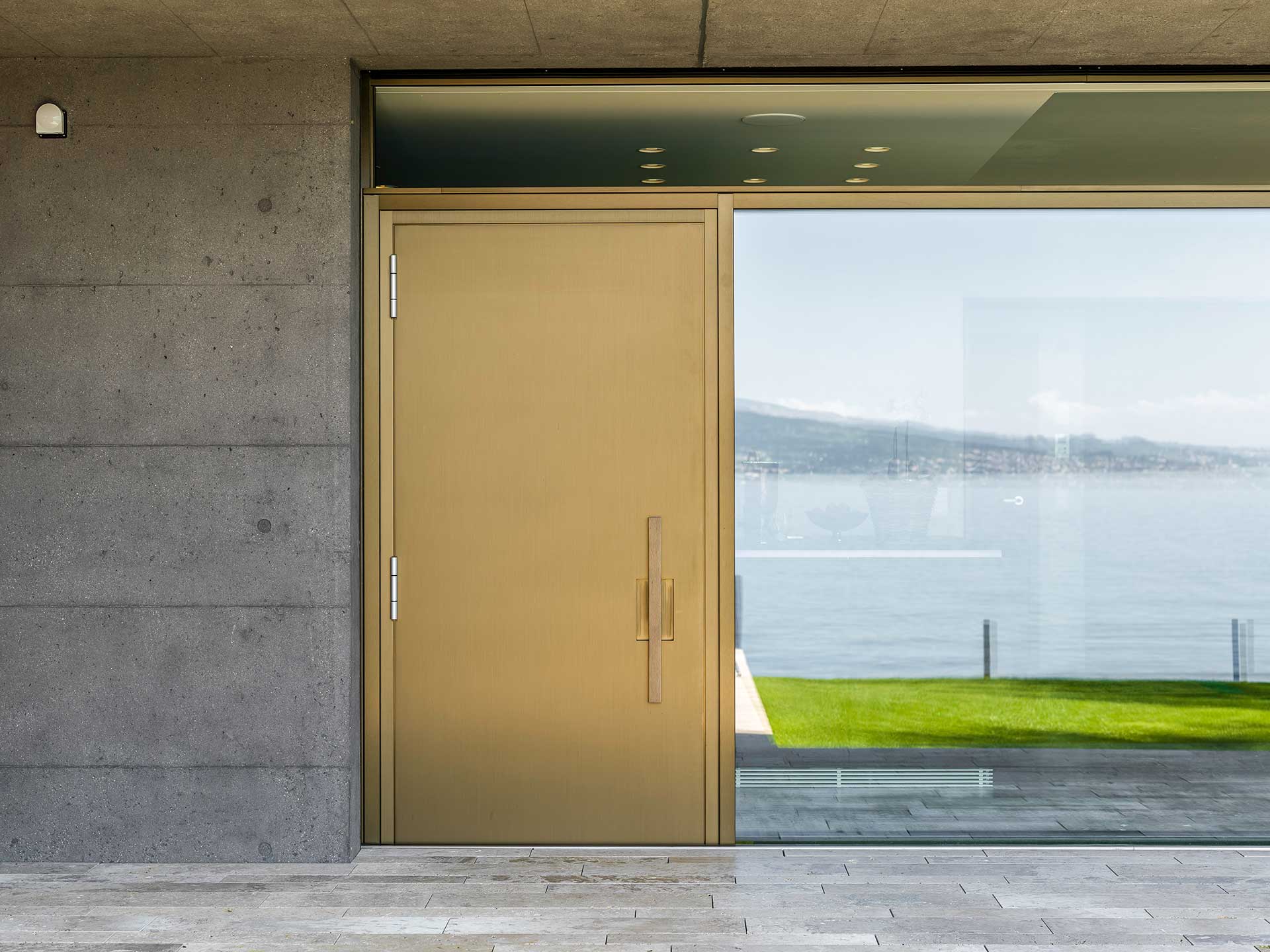 Where the living room extends to the jetty.